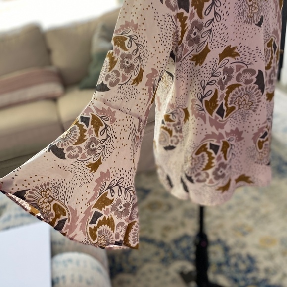 Boho Blouse w Bell Sleeves - Picture 5 of 13